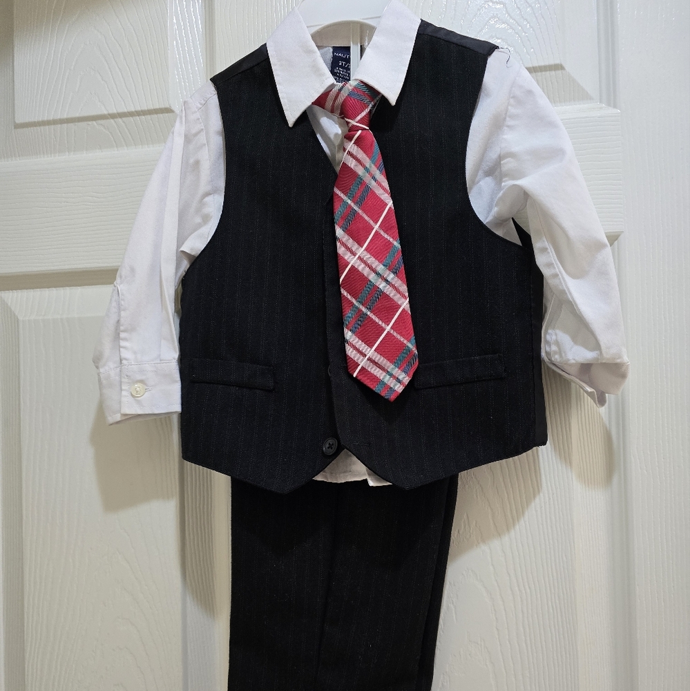 Nautica 4 Piece Set Size 3T/3 - Picture 1 of 6